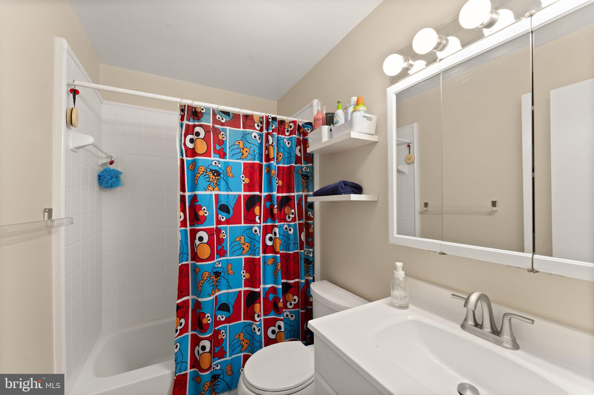 NEWINGTON STATION - Residential