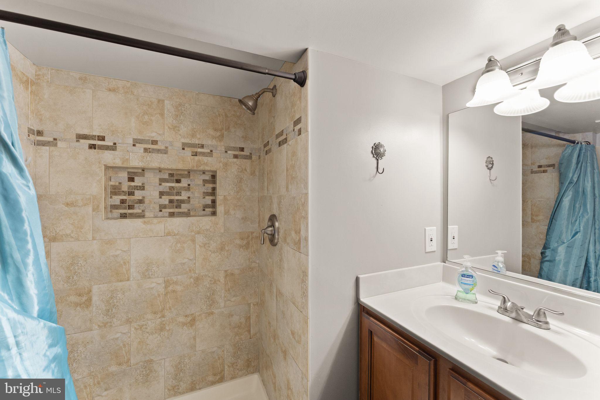 NEWINGTON STATION - Residential