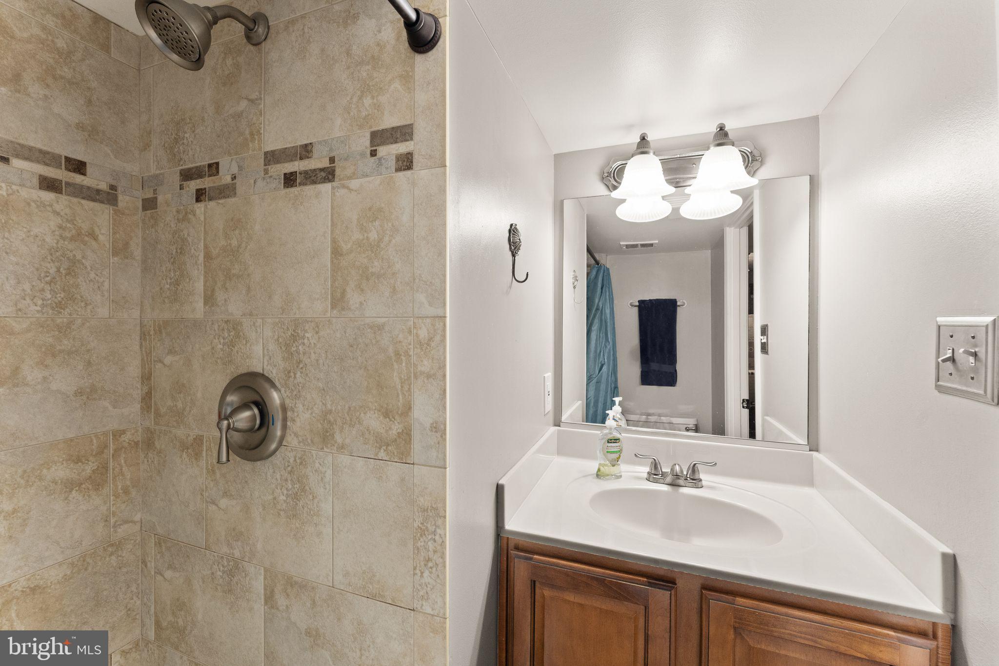 NEWINGTON STATION - Residential