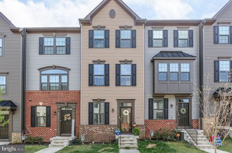 Townhouse For Sale - 2012 Track Circle<br/> FREDERICKSBURG, VA 22401
