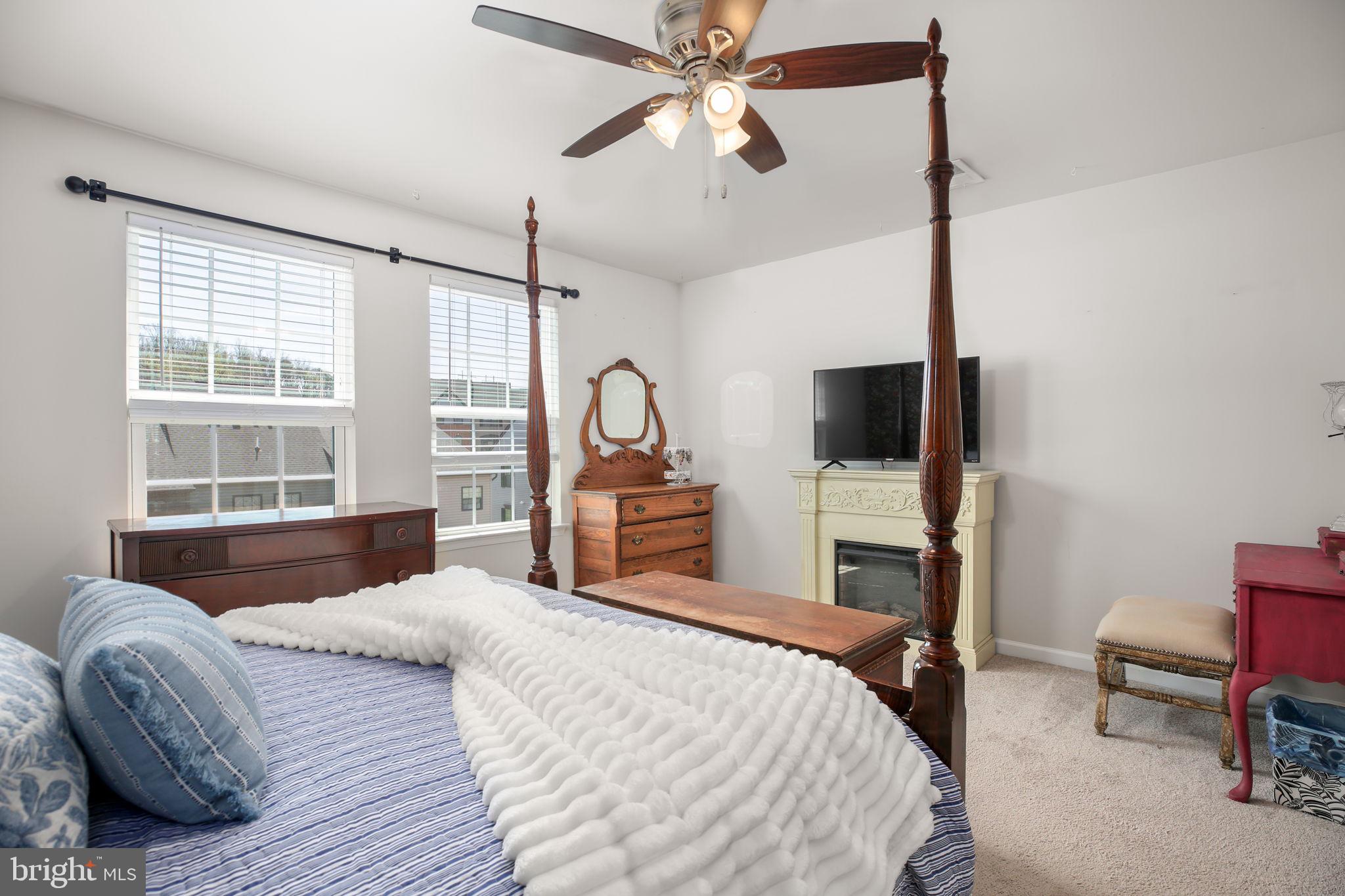 FREDERICKSBURG - Residential