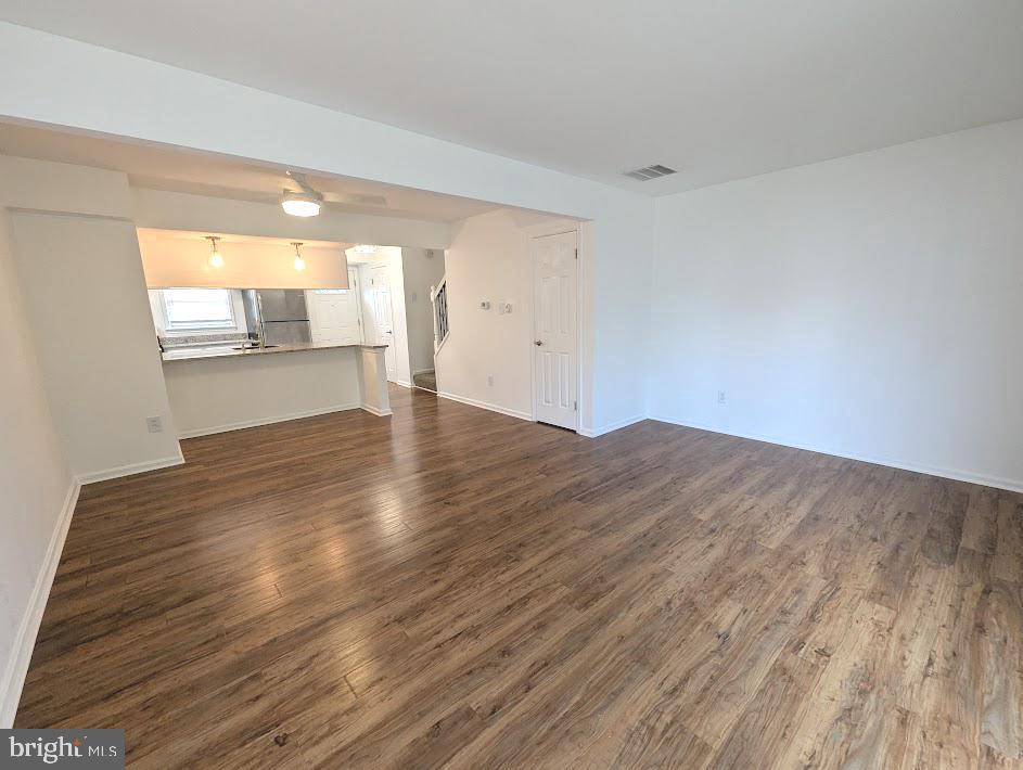 THE MEADOWS - Residential Lease