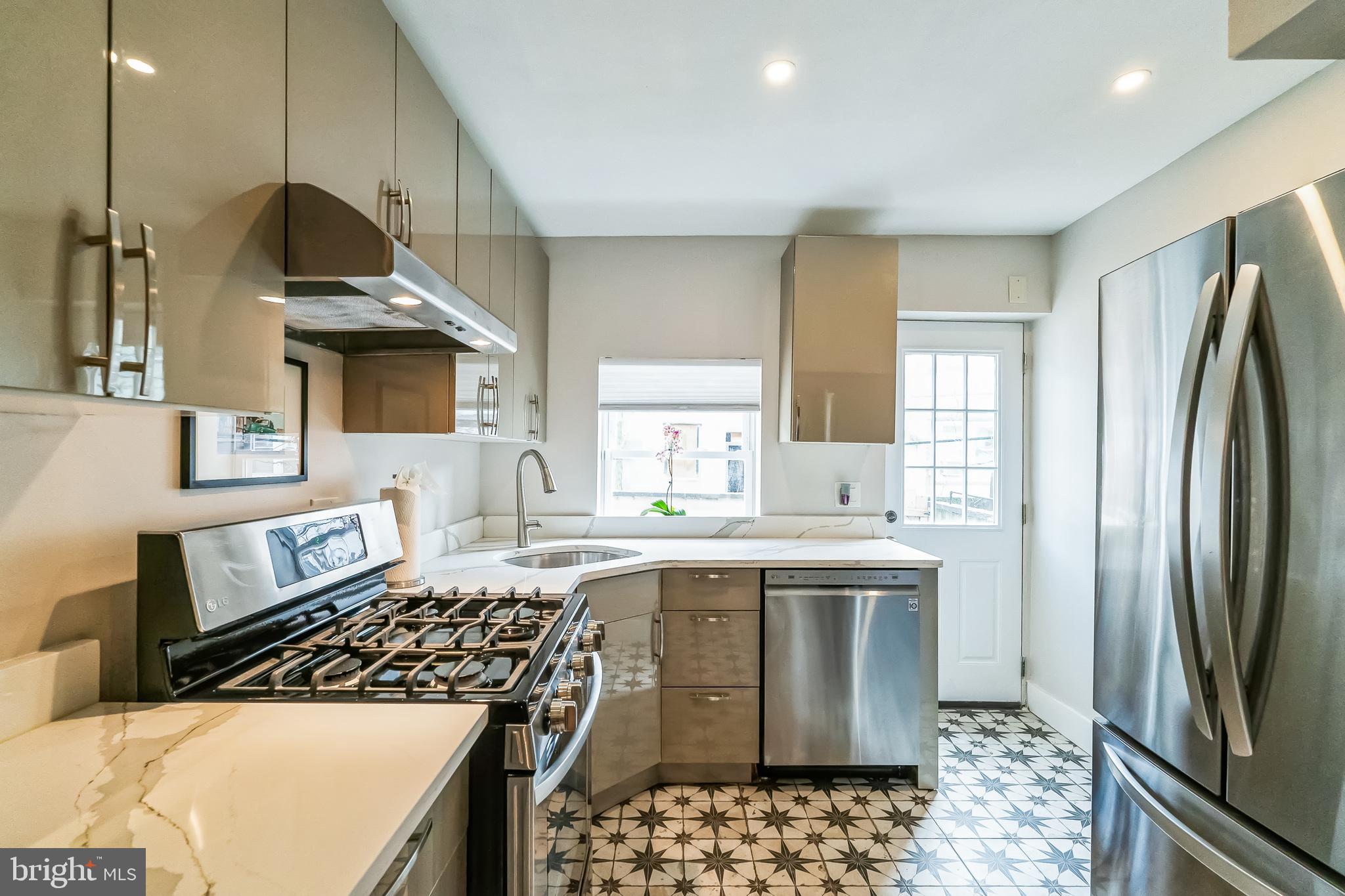 WEST PASSYUNK - Residential