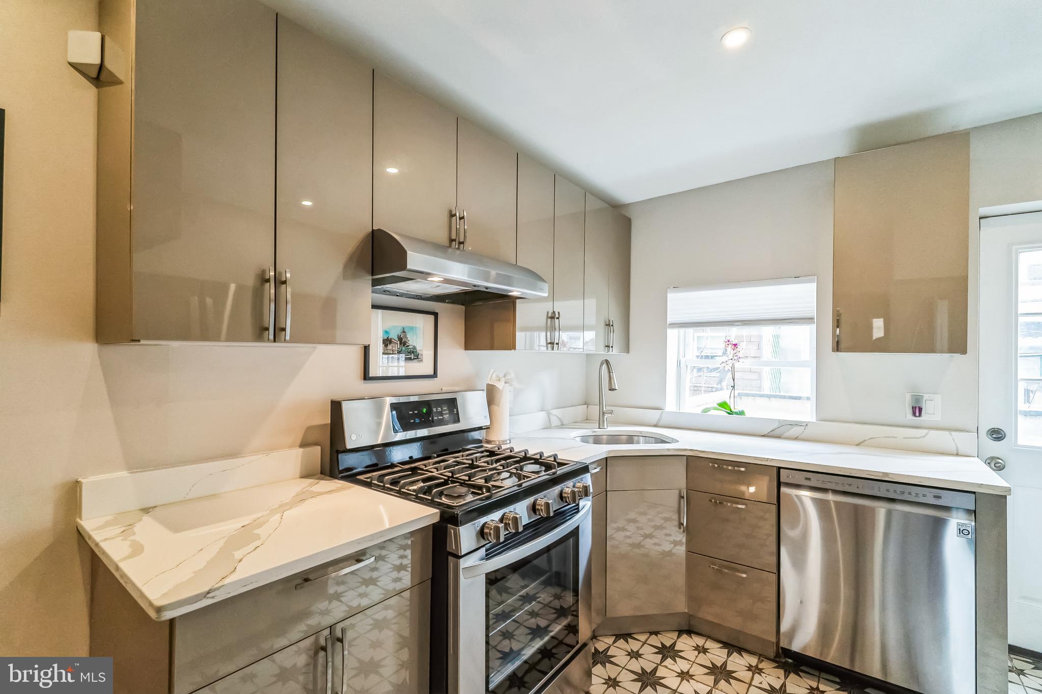 WEST PASSYUNK - Residential