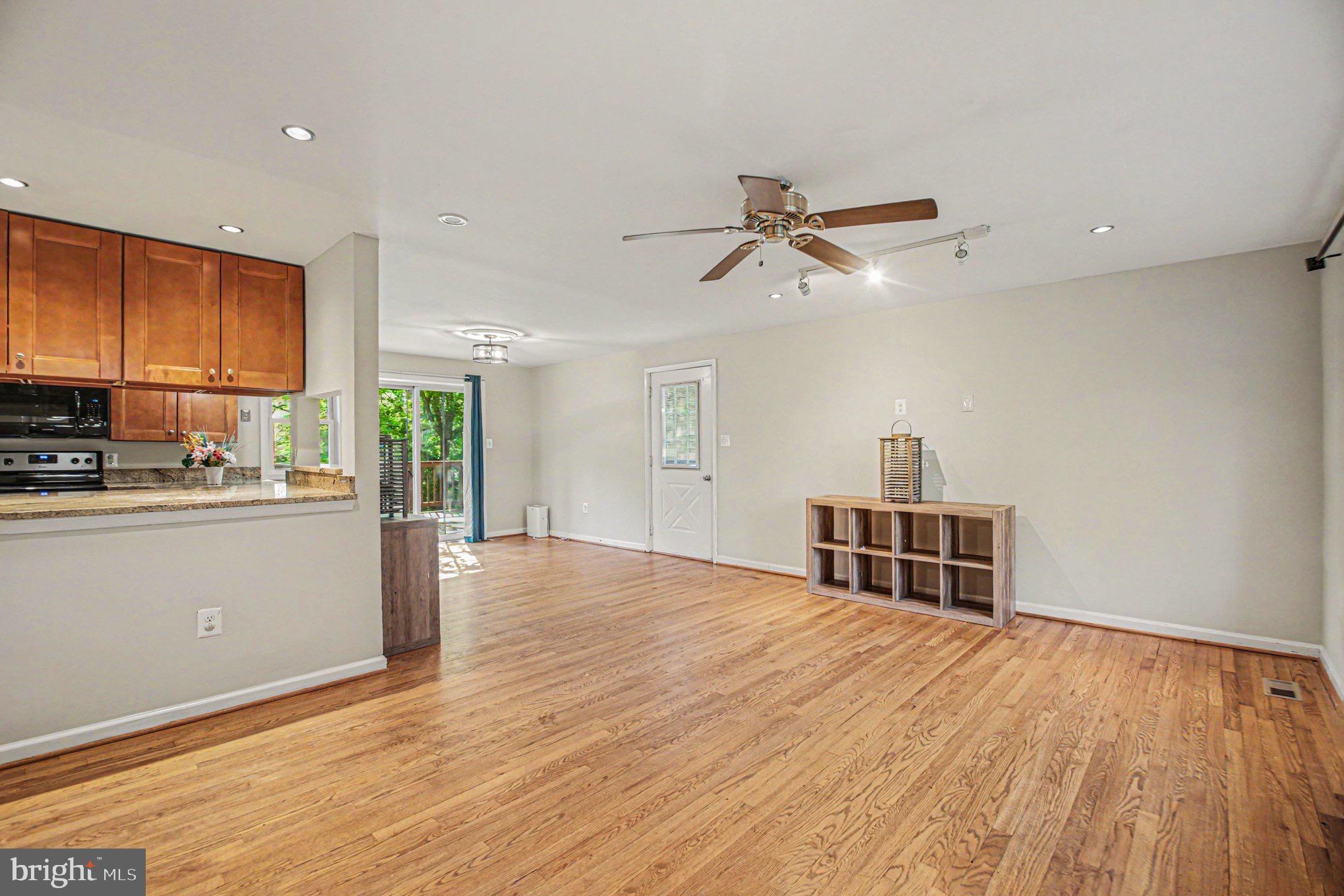 7409 LAKE DRIVE
