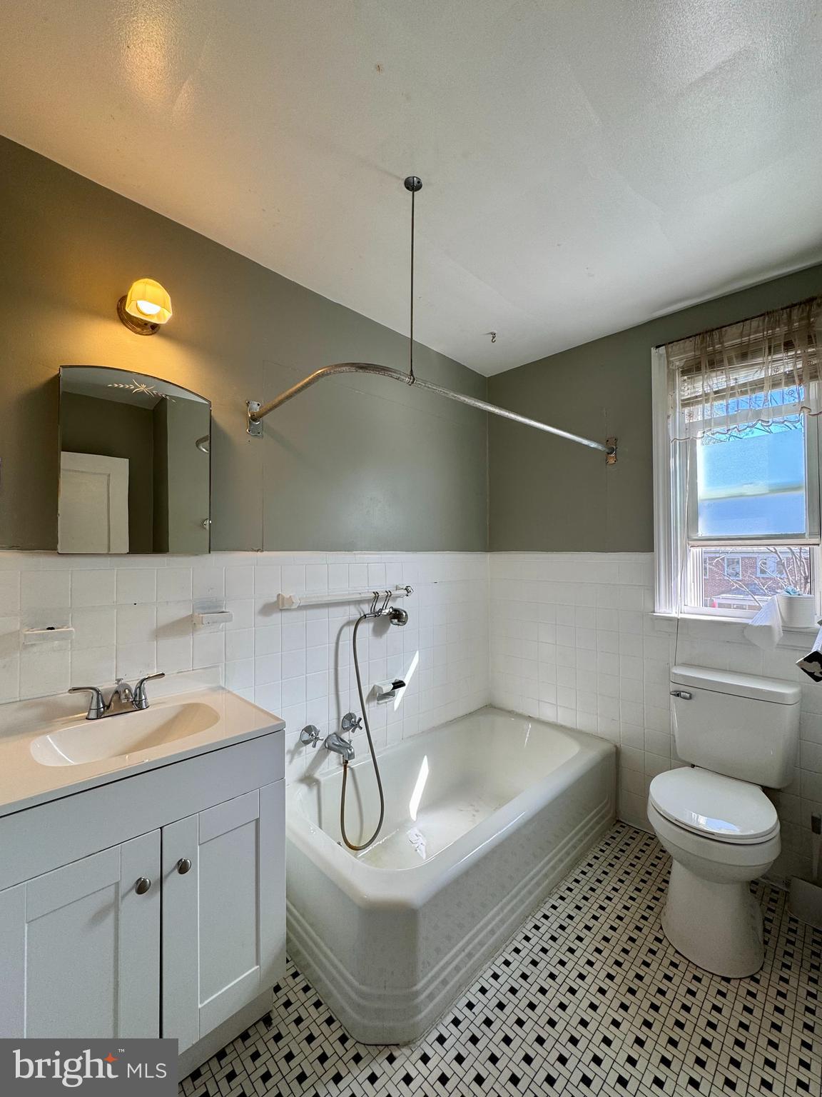 EDNOR GARDENS - LAKESIDE - Residential Lease