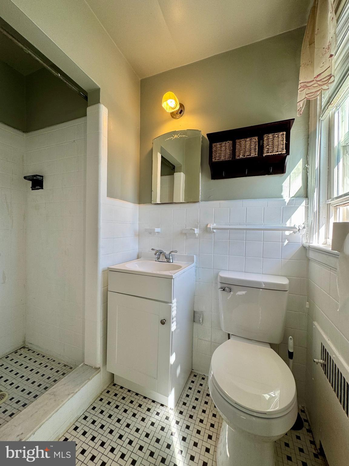 EDNOR GARDENS - LAKESIDE - Residential Lease