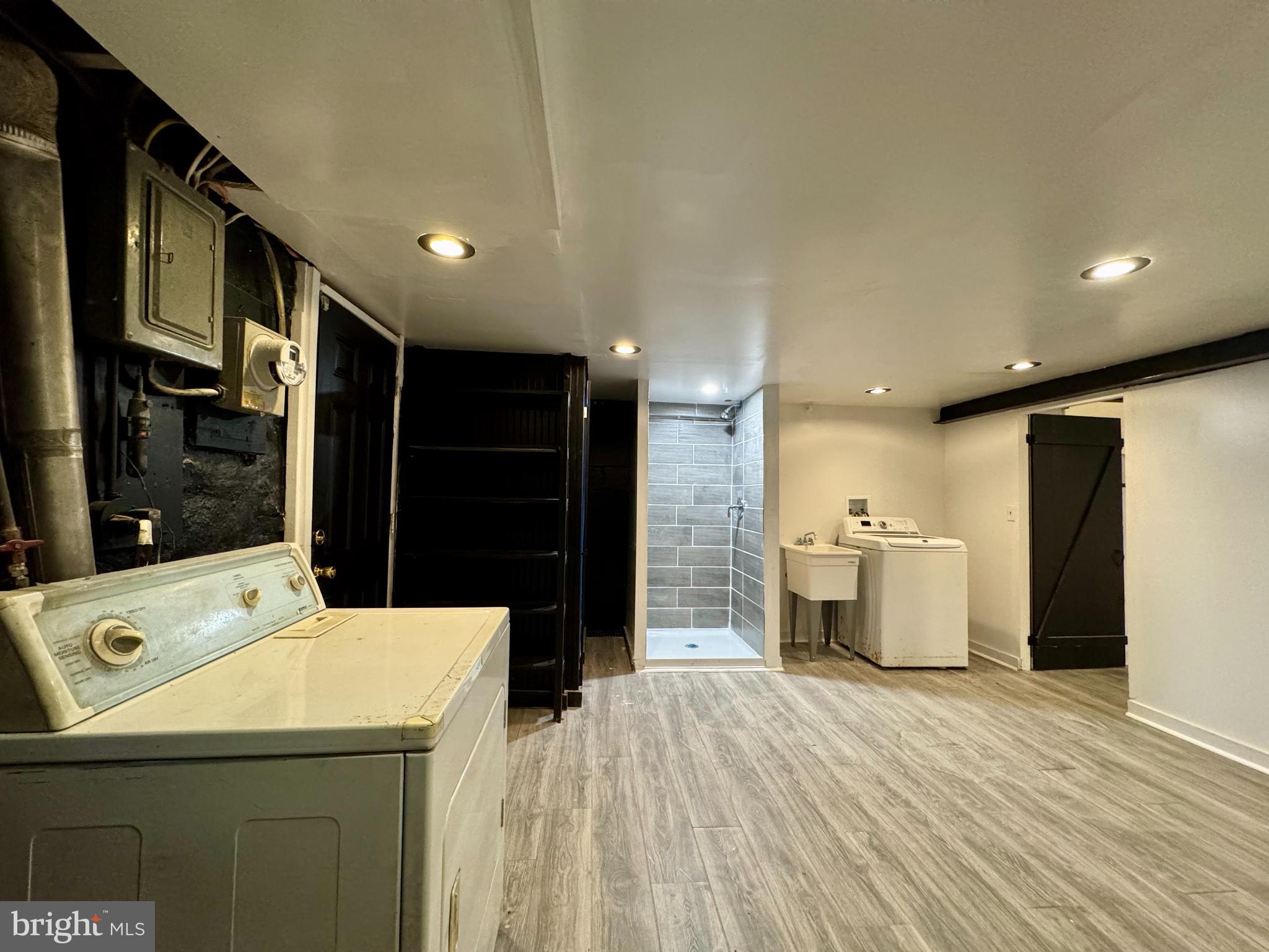 EDNOR GARDENS - LAKESIDE - Residential Lease