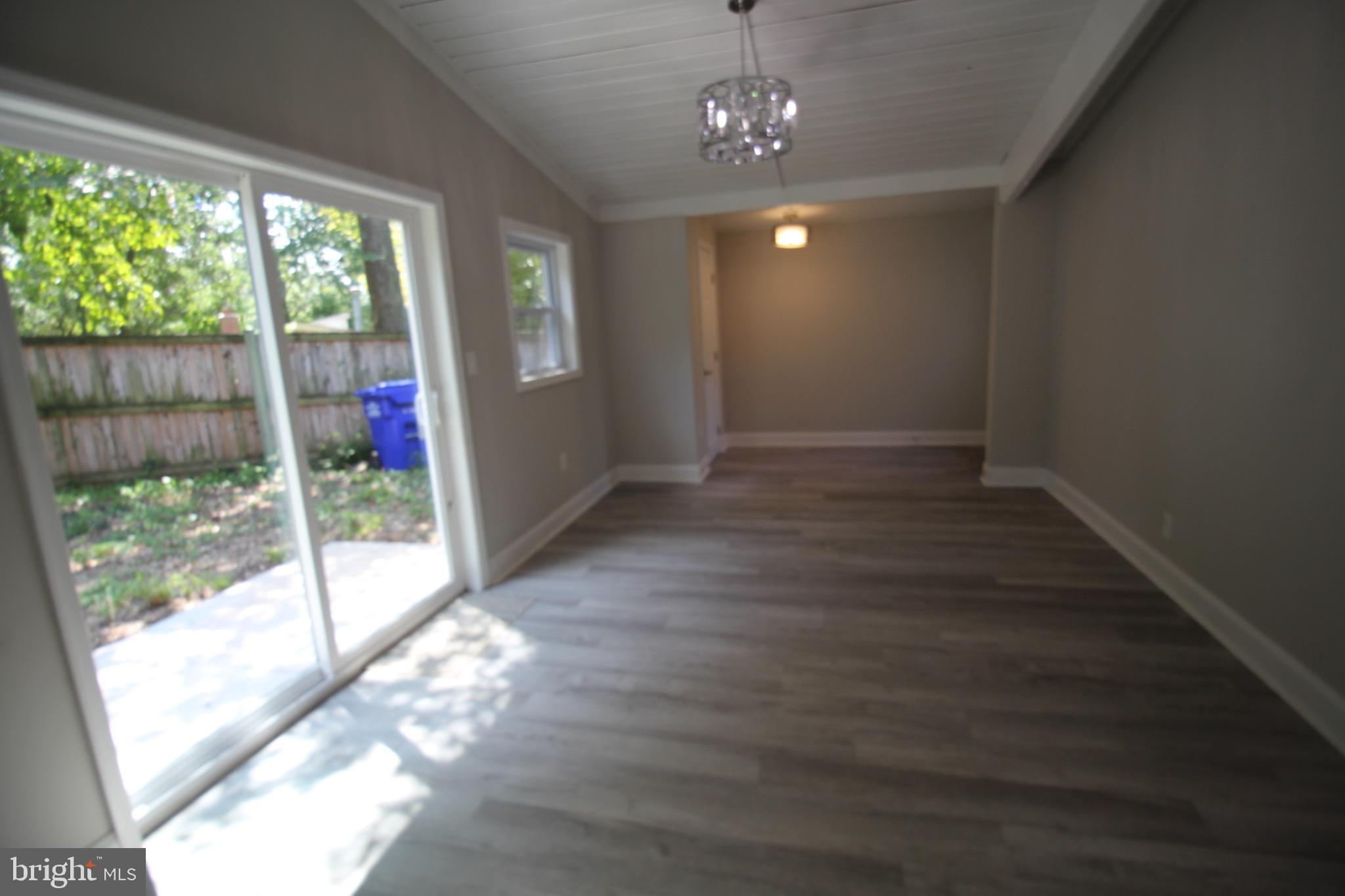 WHEATON CREST - Residential