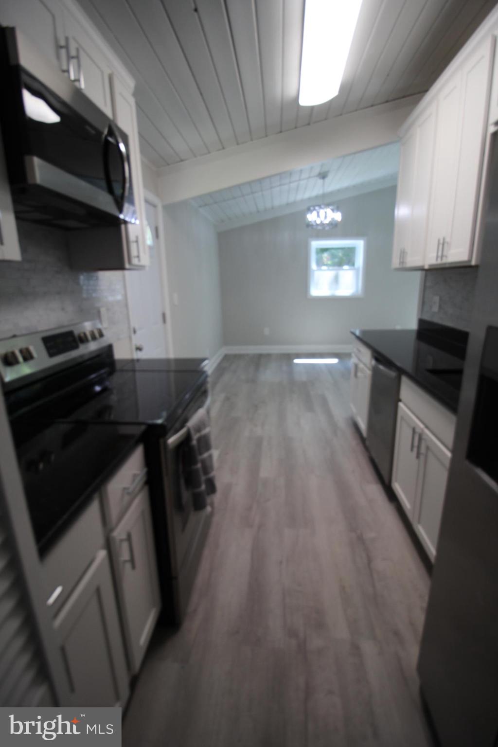 WHEATON CREST - Residential