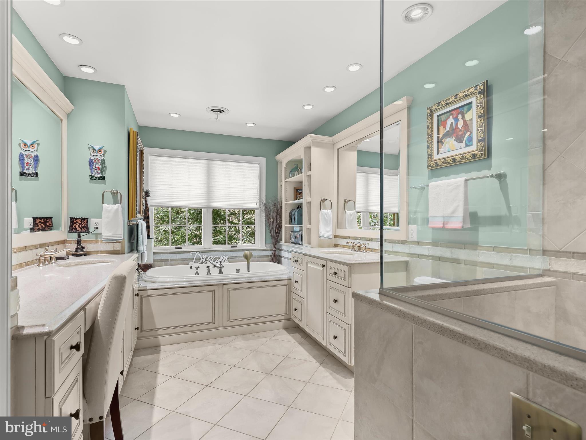 HARBOUR GLEN - Residential