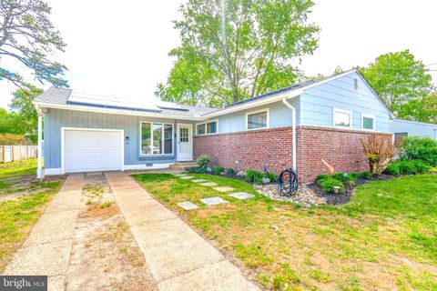 Homes For Sale - 53 Holly Boulevard<br/> SOUTHAMPTON, NJ 08088