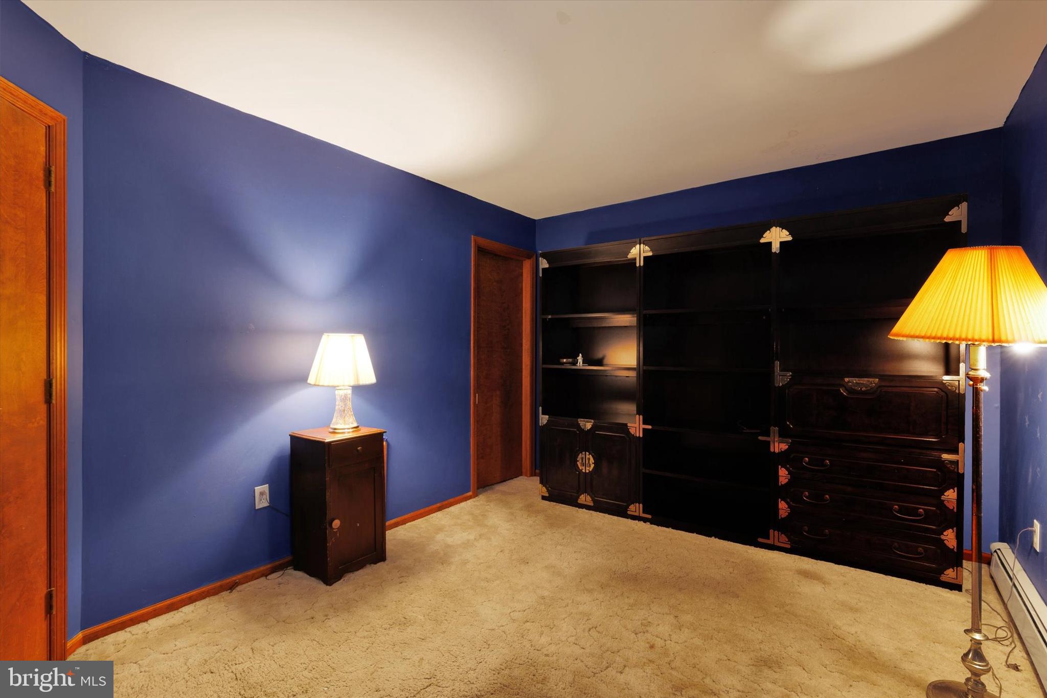 RIVER HILLS - Residential