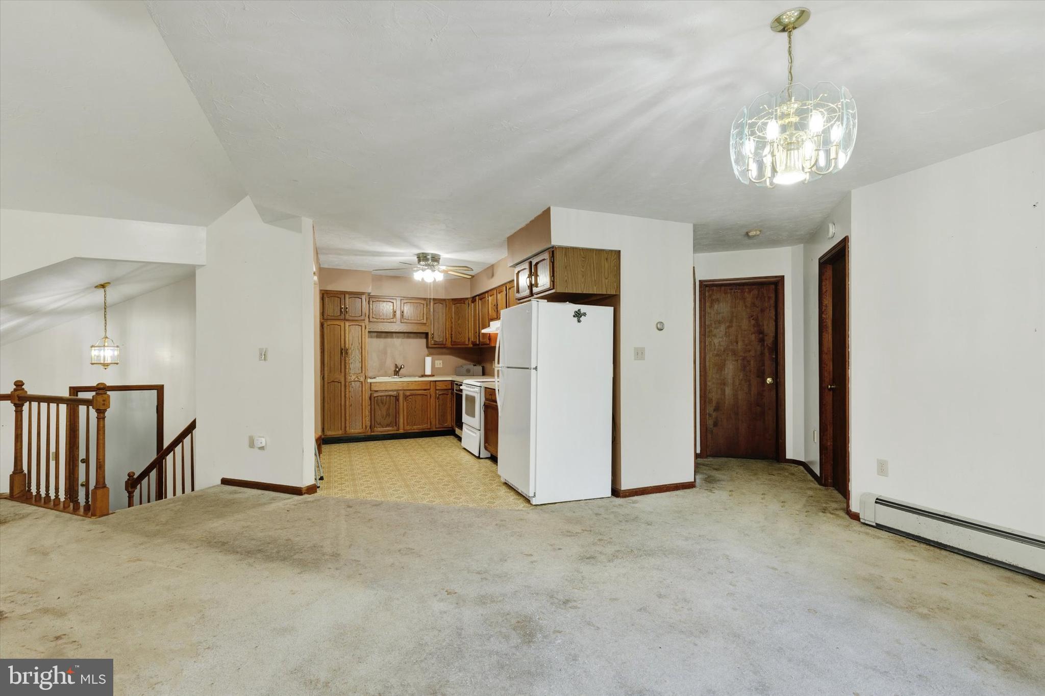 RIVER HILLS - Residential