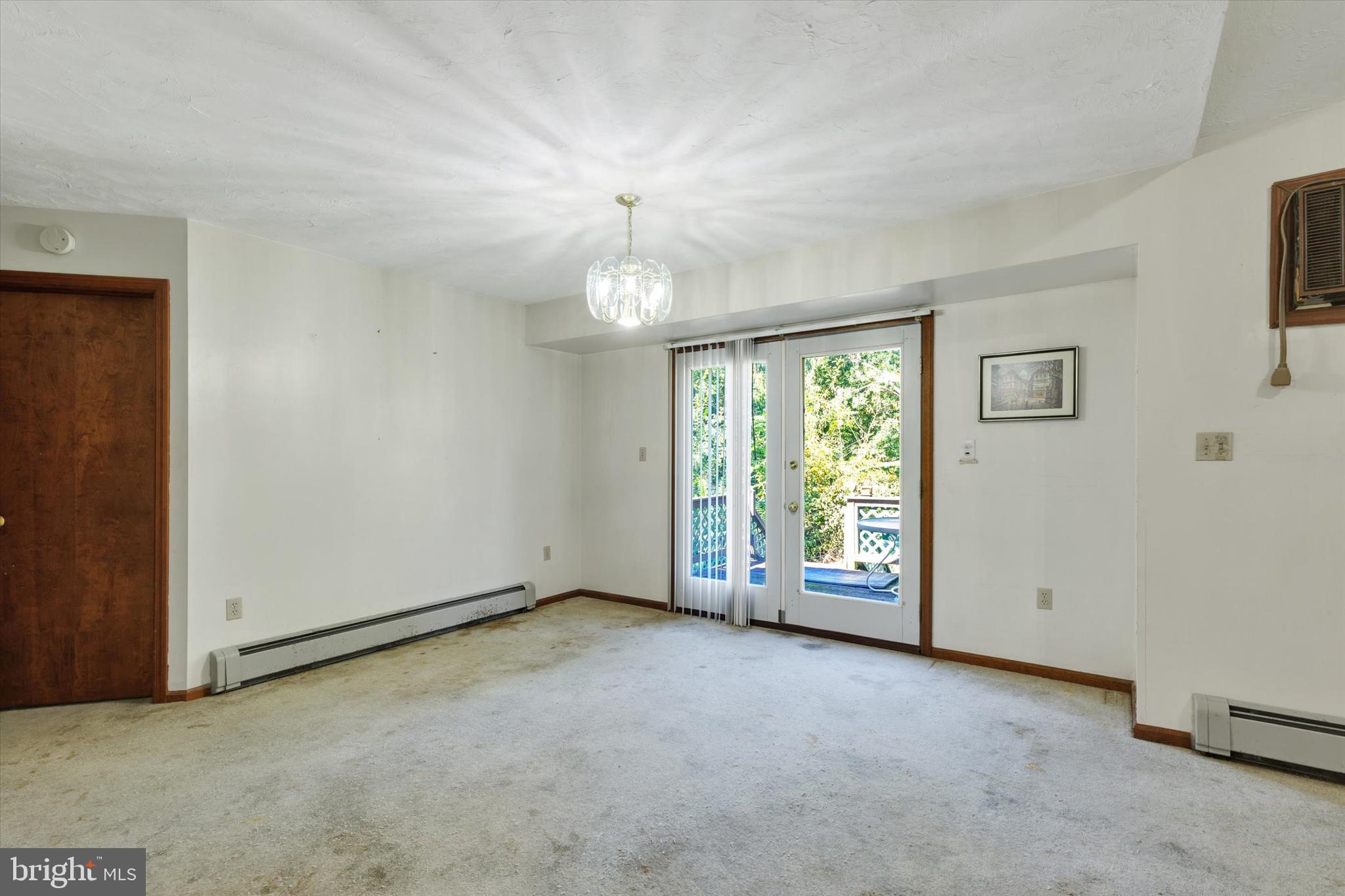 RIVER HILLS - Residential