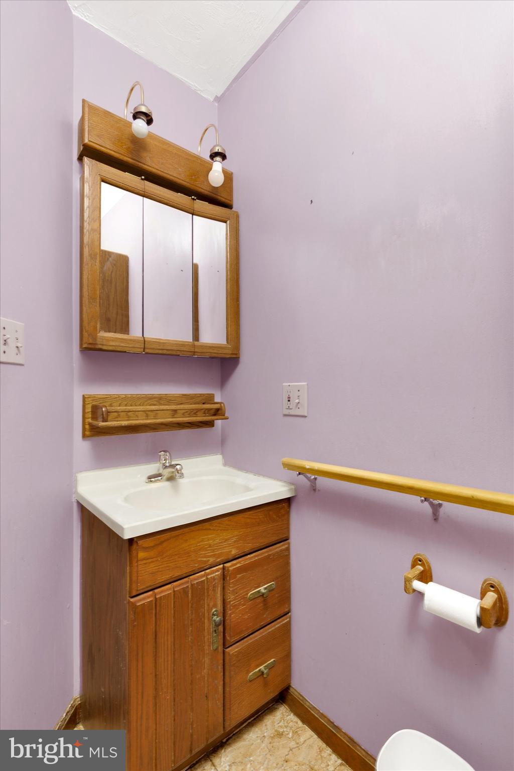 RIVER HILLS - Residential