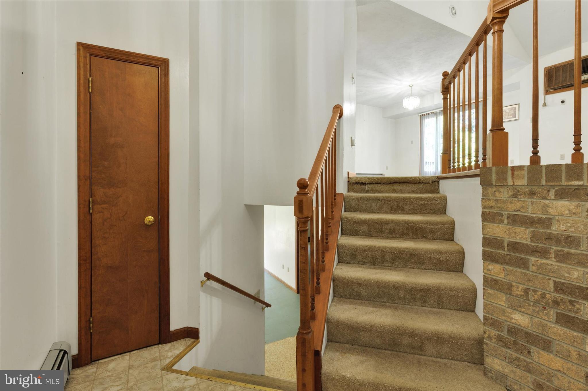 RIVER HILLS - Residential