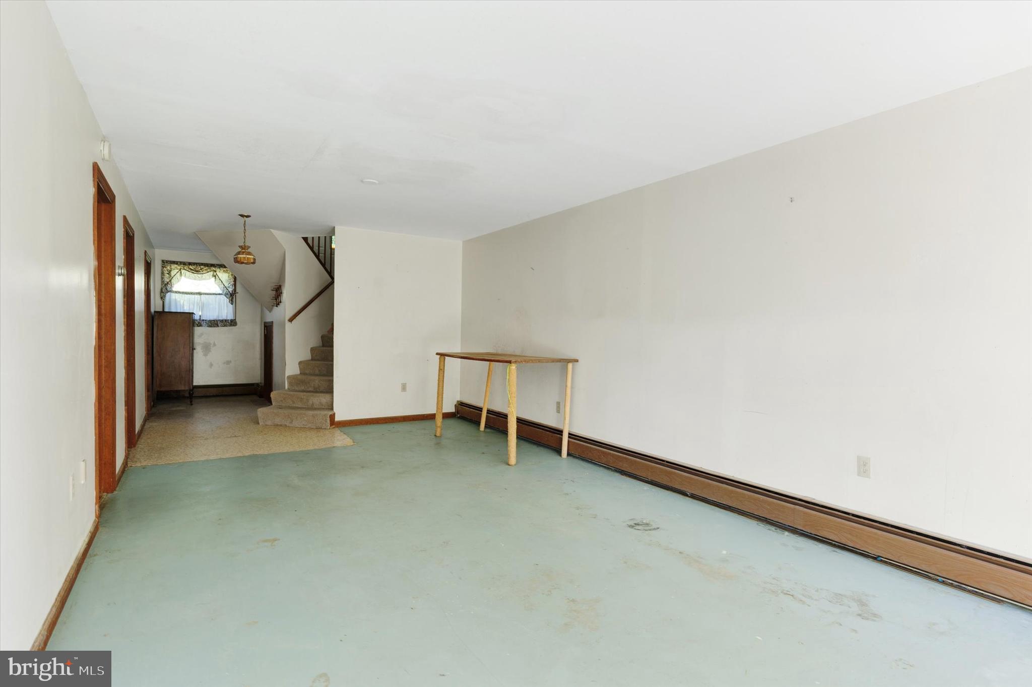 RIVER HILLS - Residential