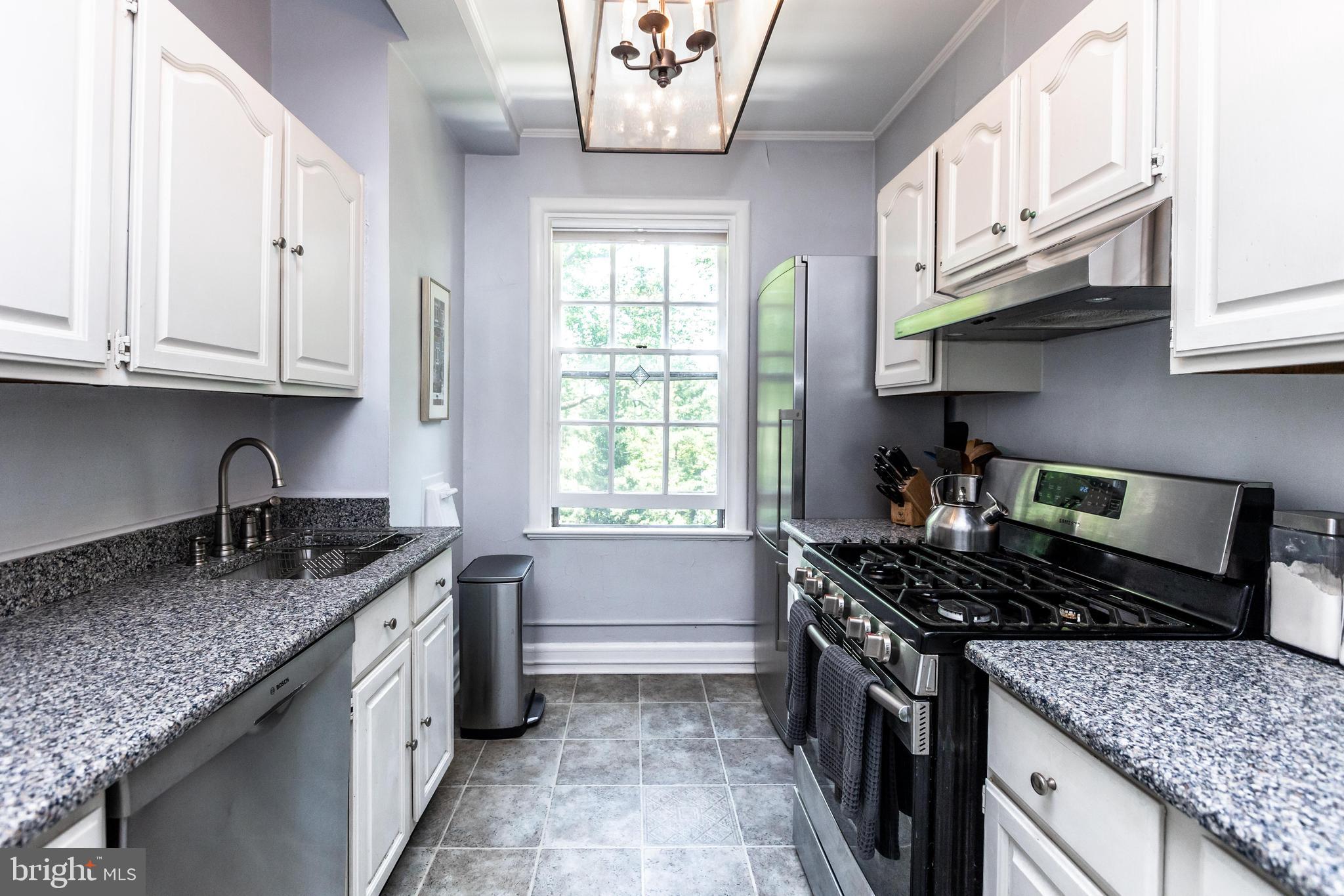 ROLAND PARK - Residential