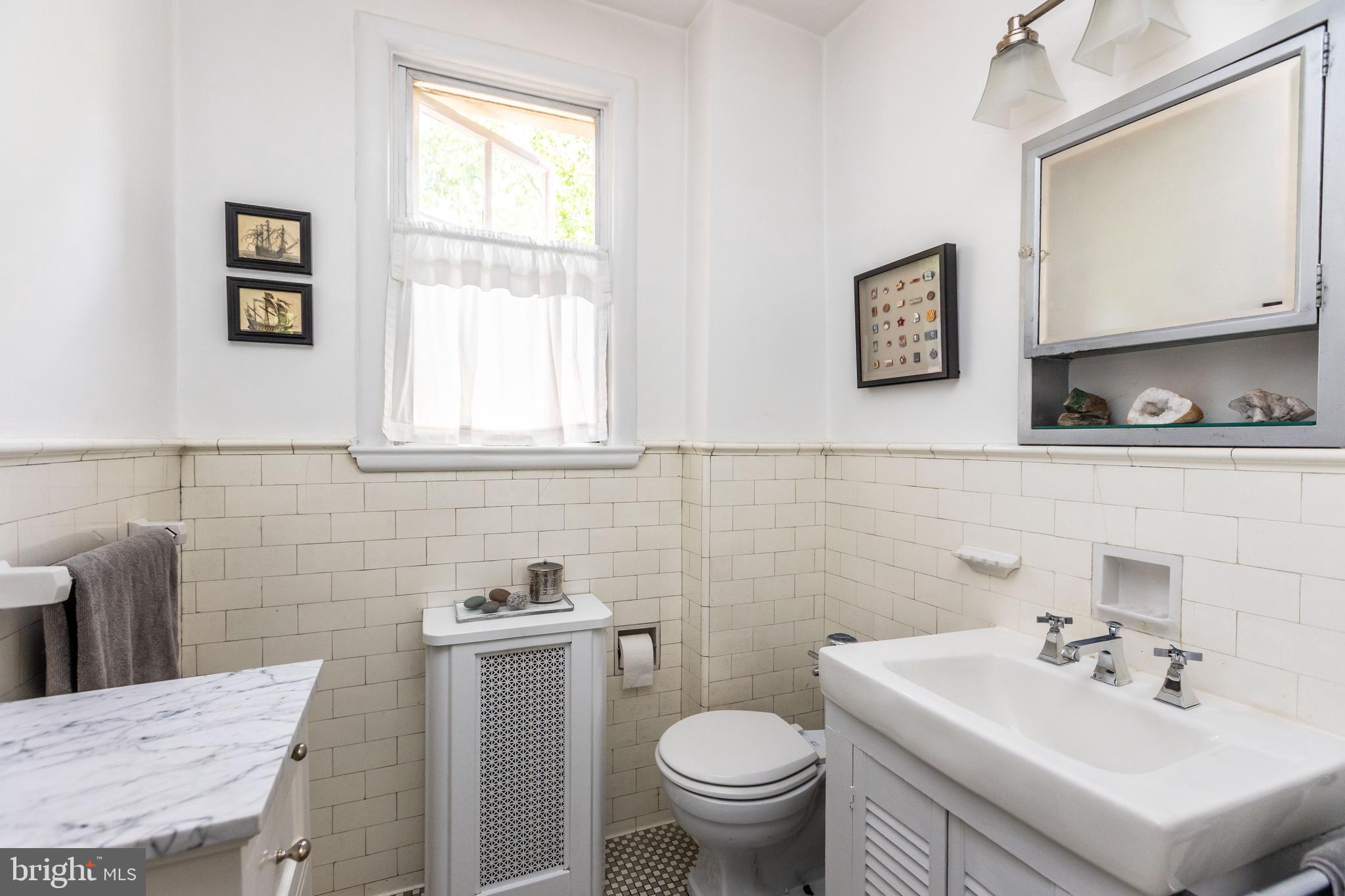 ROLAND PARK - Residential