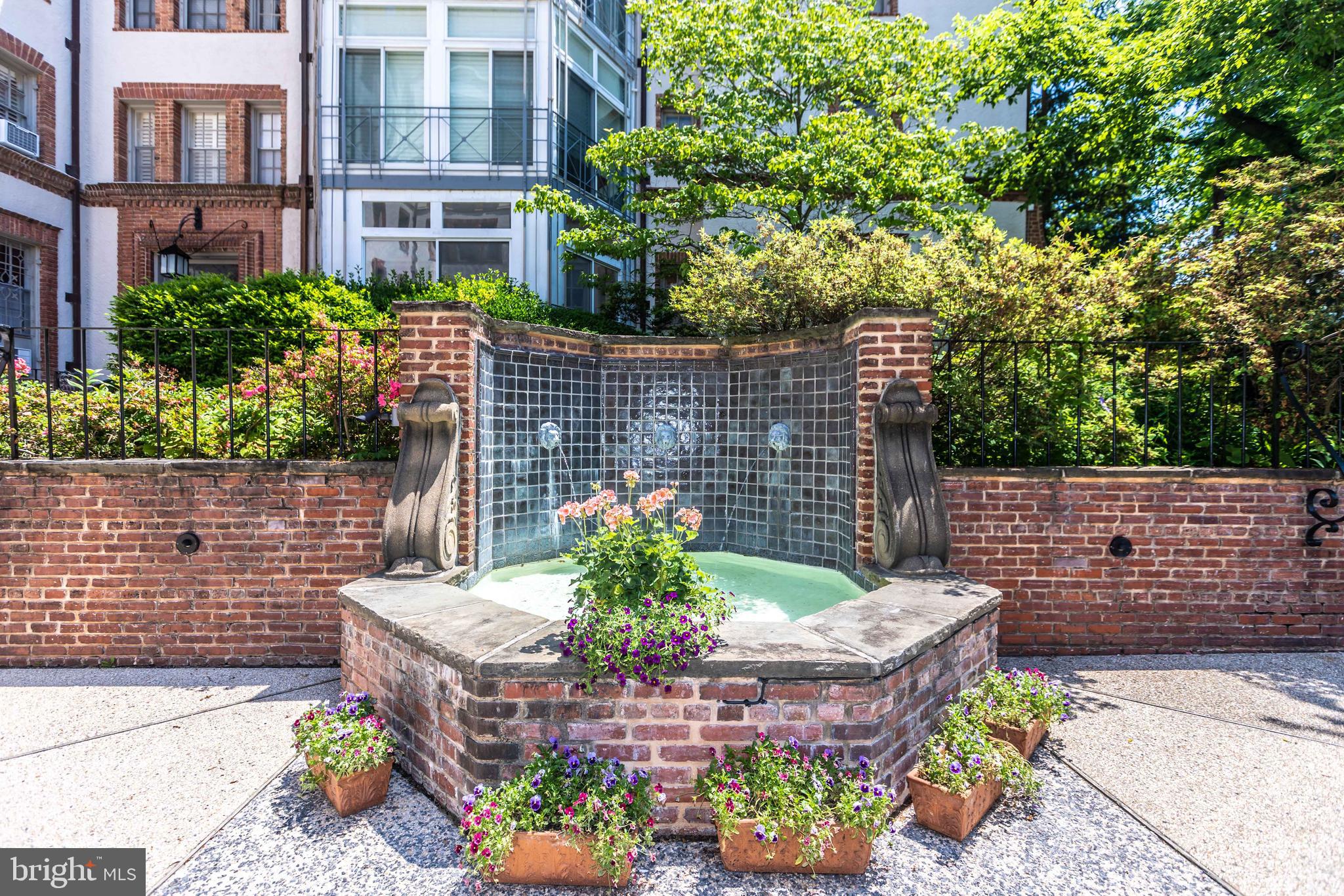 ROLAND PARK - Residential