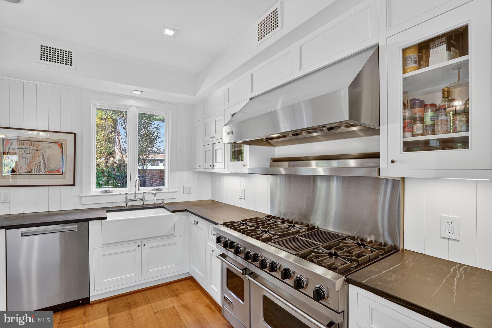 WESLEY HEIGHTS - Residential