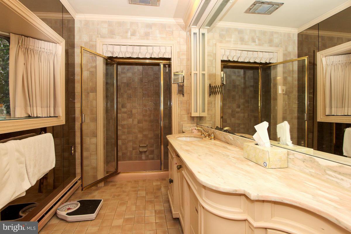 KENWOOD PARK - Residential