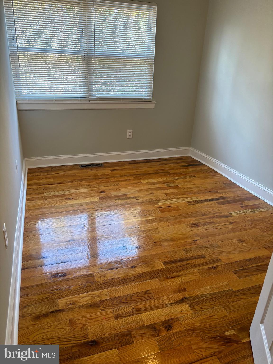 HOLMESBURG - Residential Lease