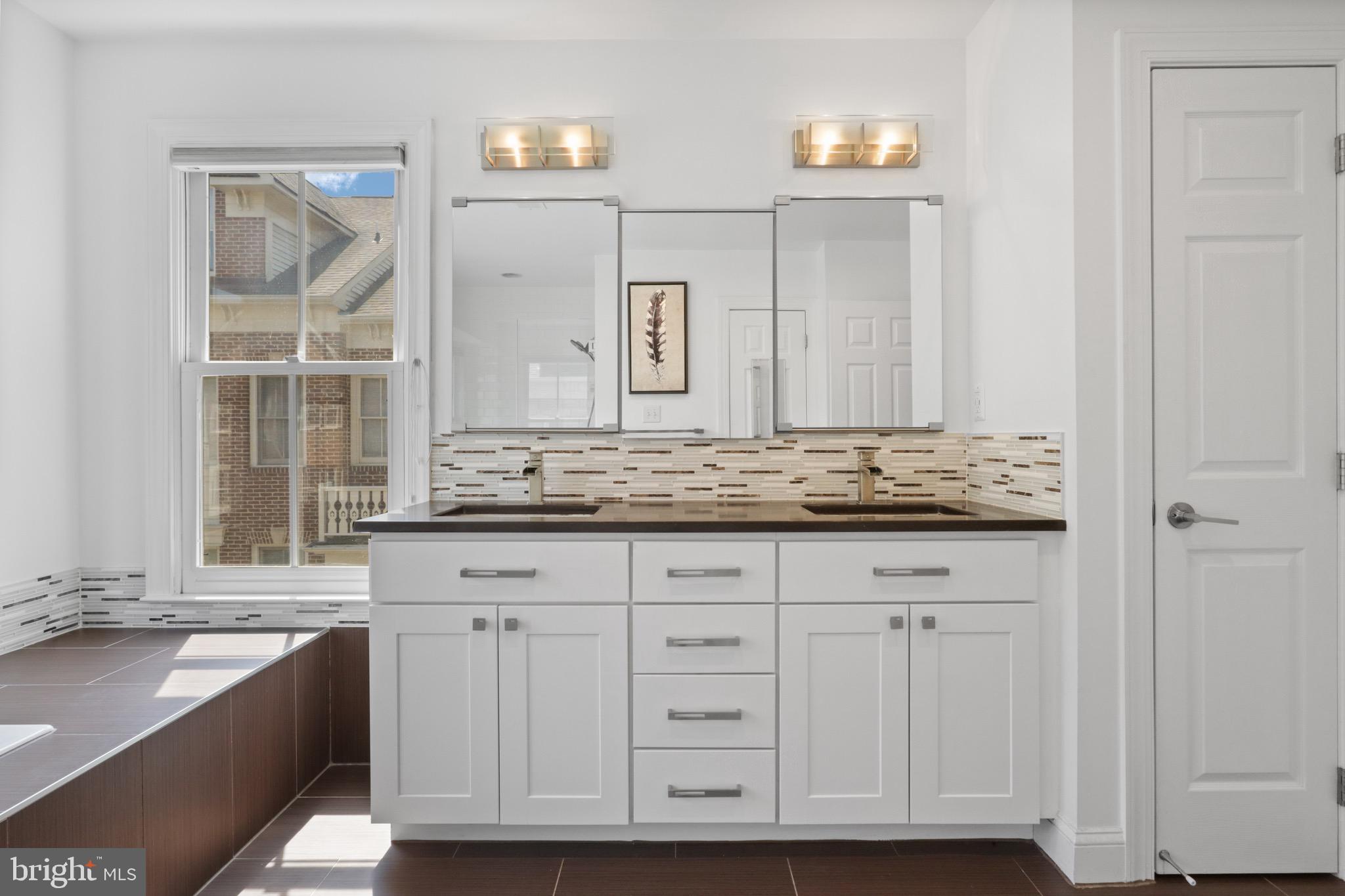 FENWICK COURT - Residential