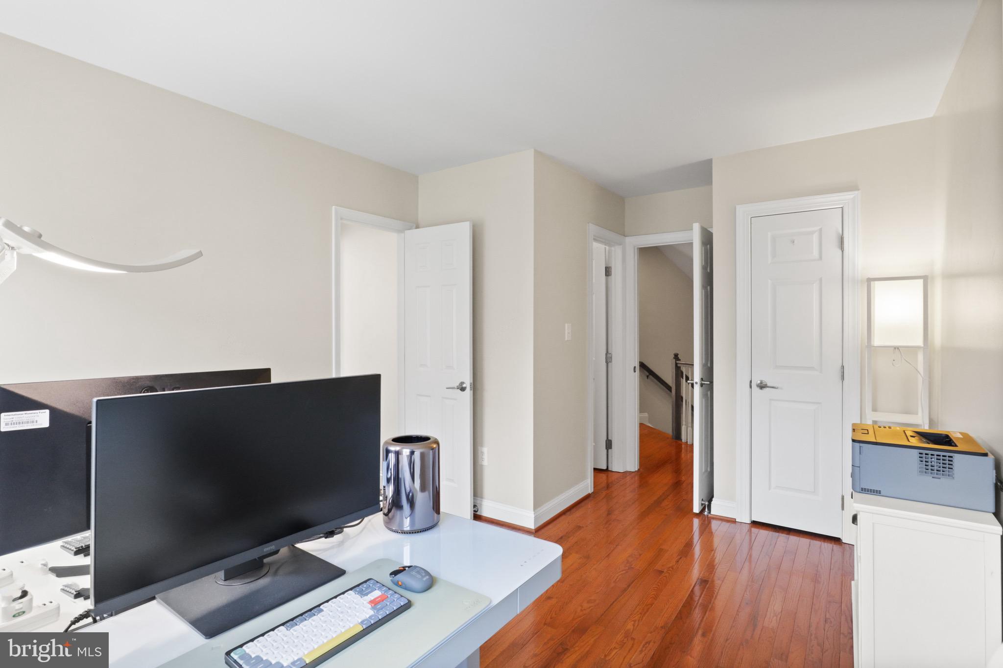 FENWICK COURT - Residential