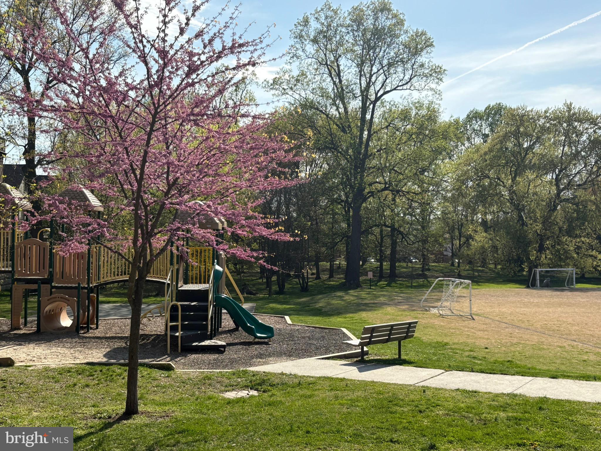 FENWICK COURT - Residential