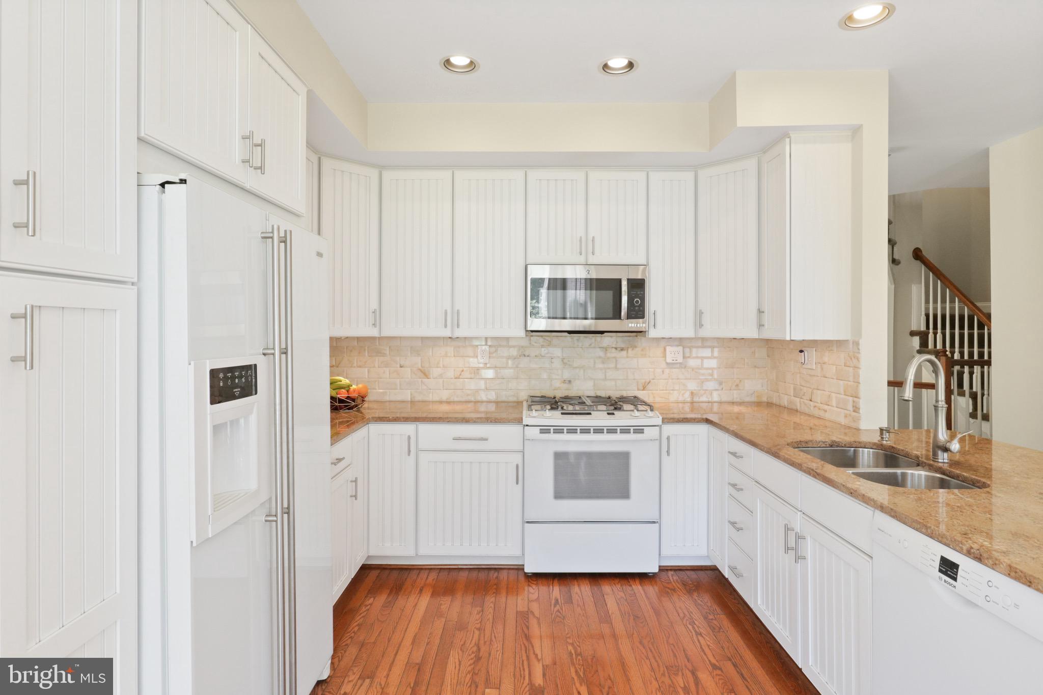 FENWICK COURT - Residential