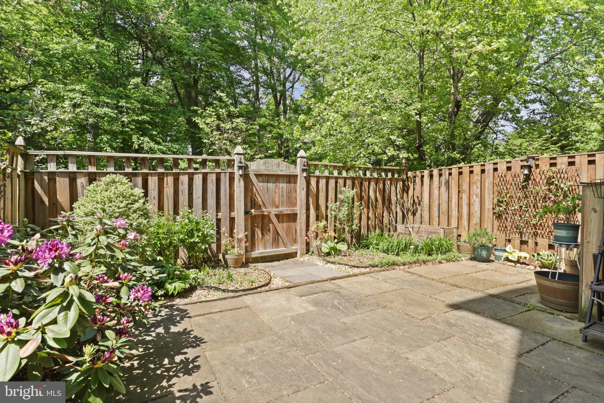 FENWICK COURT - Residential