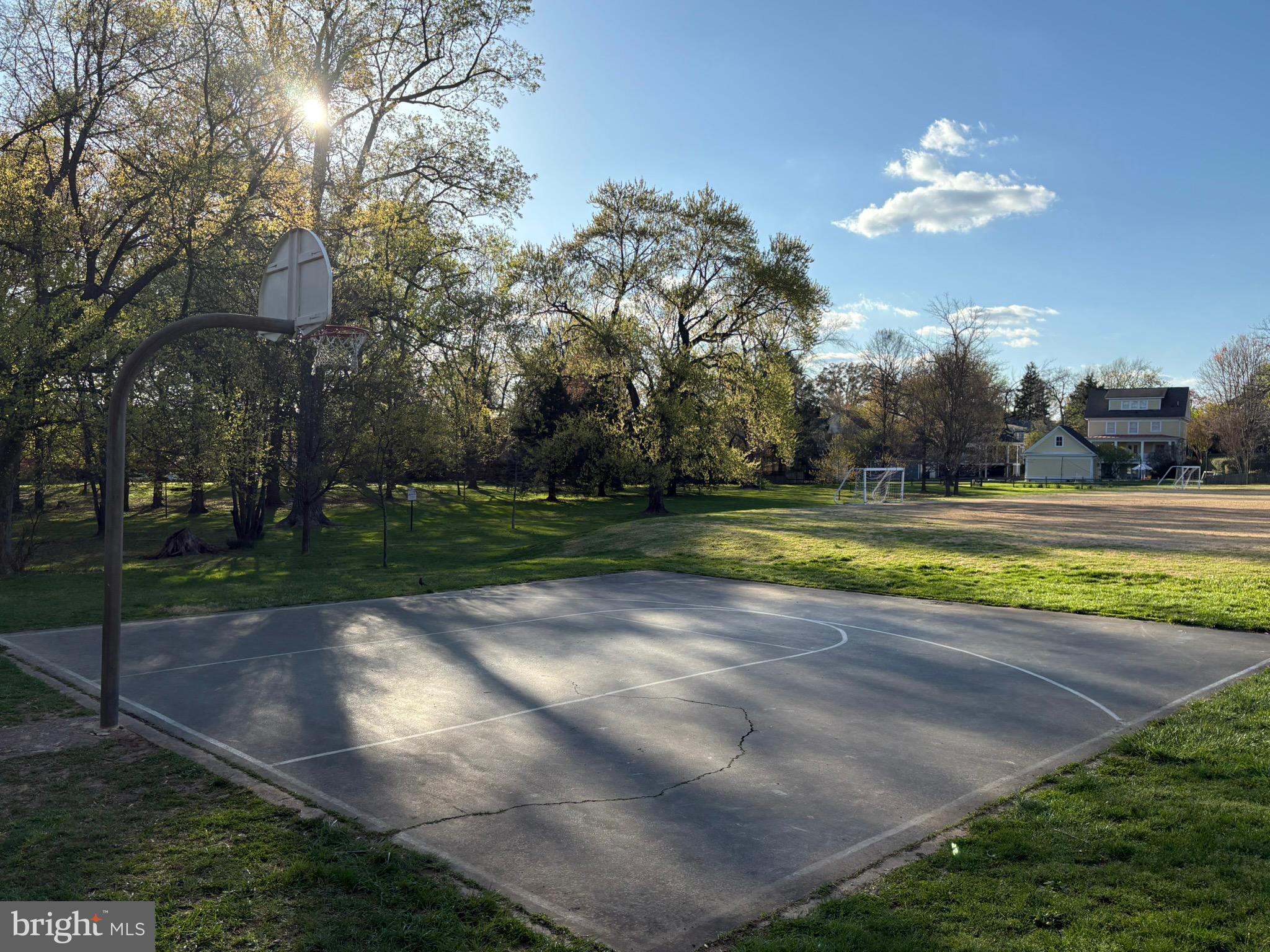 FENWICK COURT - Residential