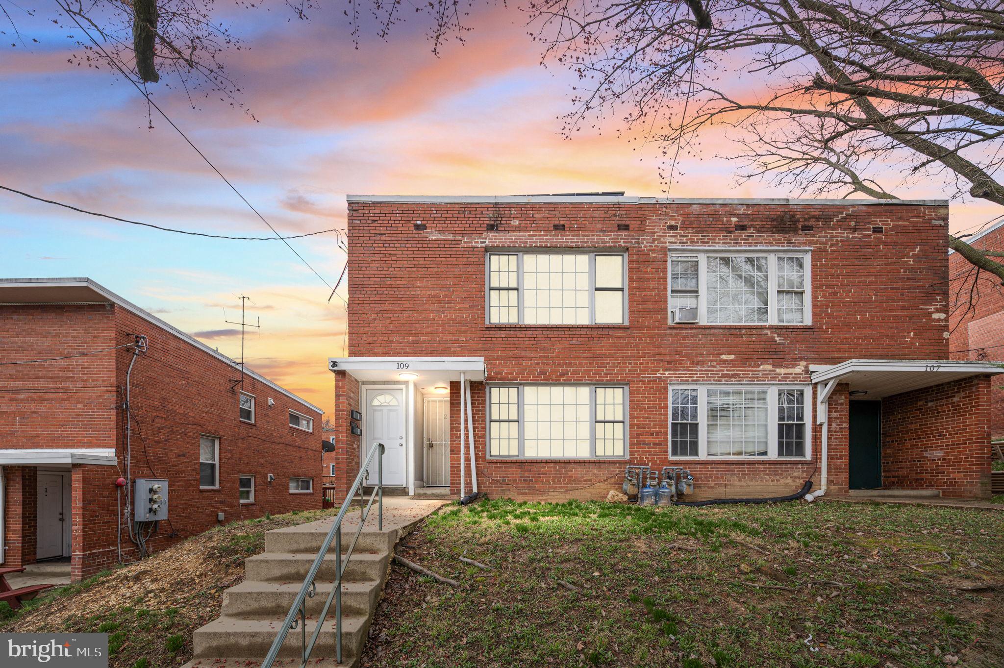 109 WEBSTER STREET NE