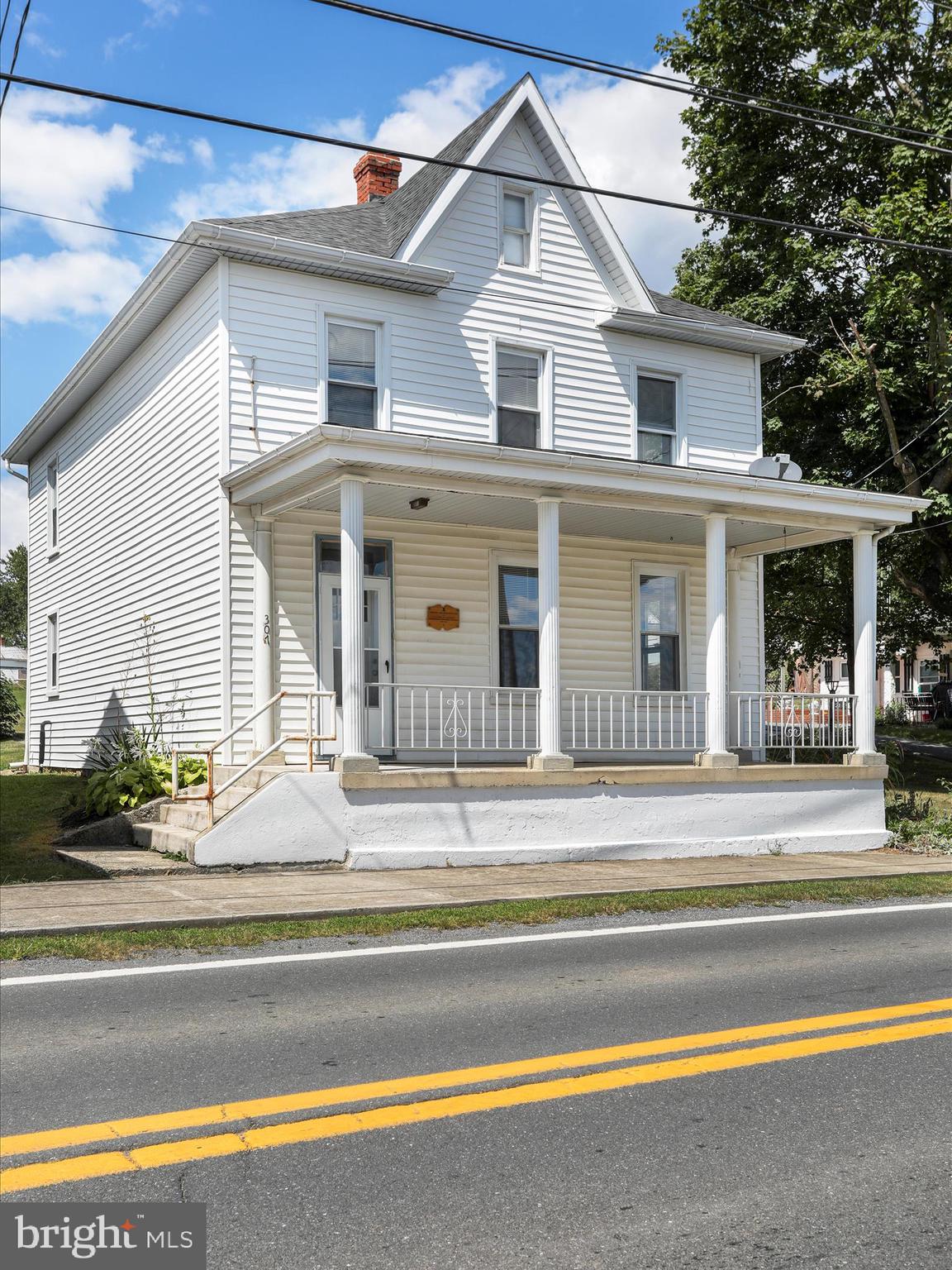307-307.5 MARY STREET N