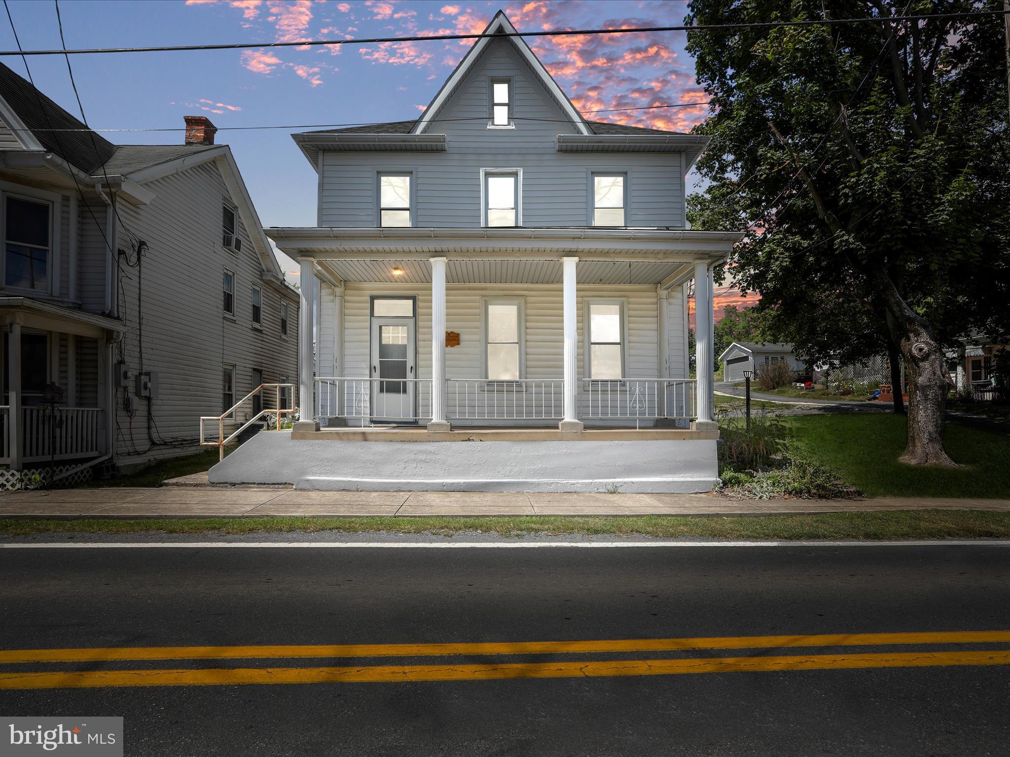 307-307.5 MARY STREET N