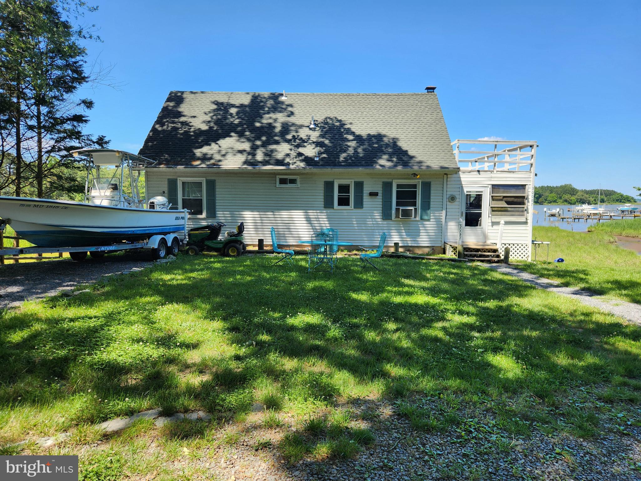 GOLDEN BEACH - Residential