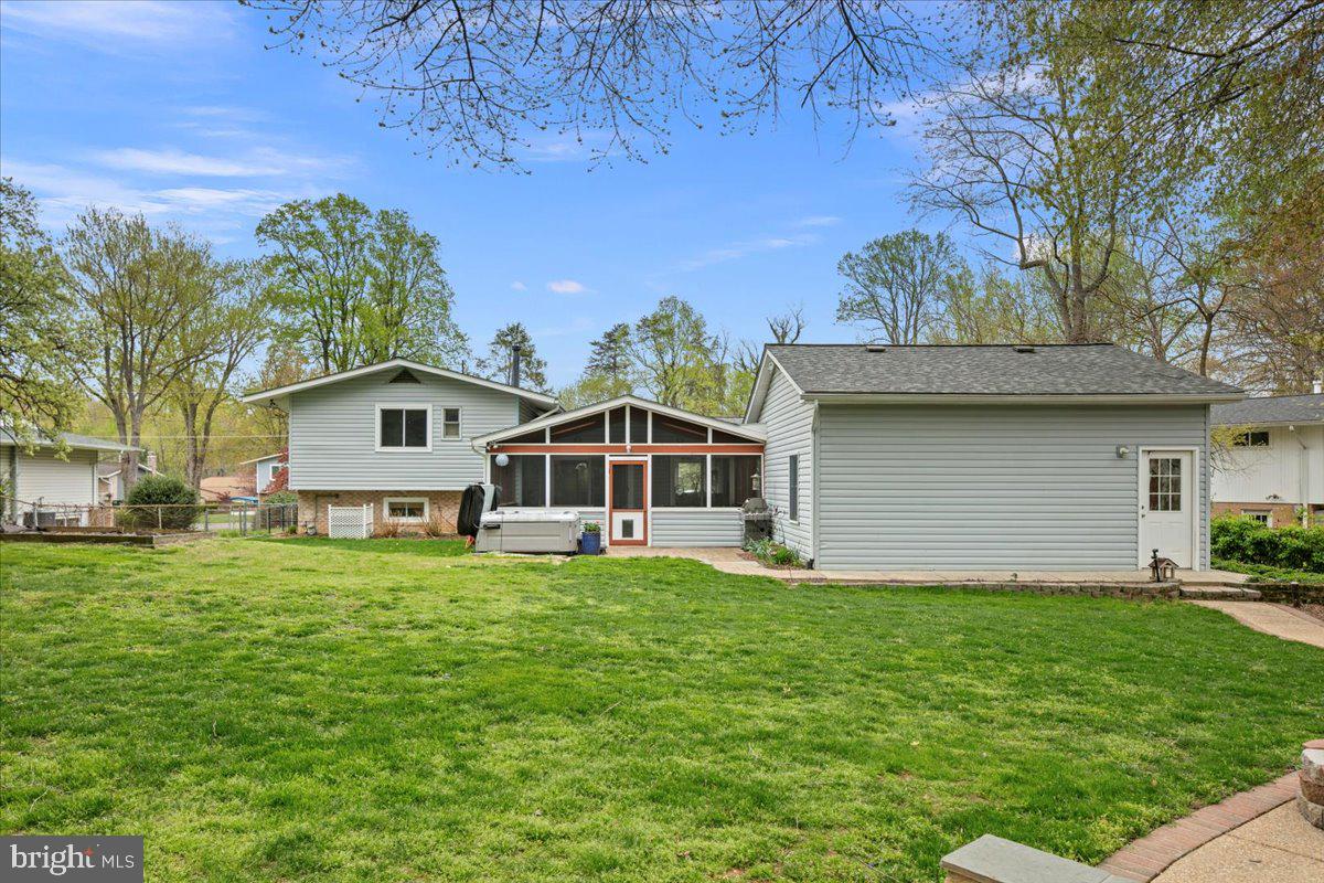 FAIRFAX VILLA - Residential