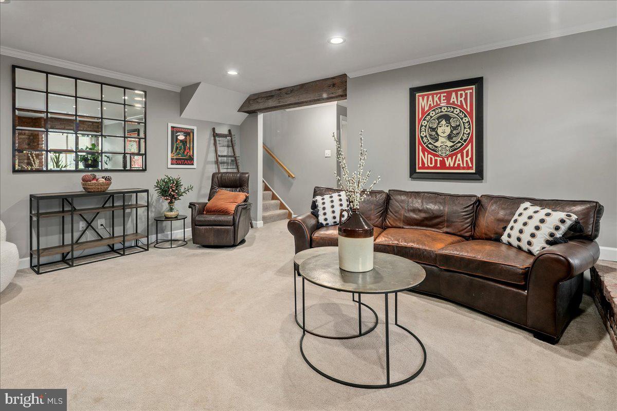 FAIRFAX VILLA - Residential