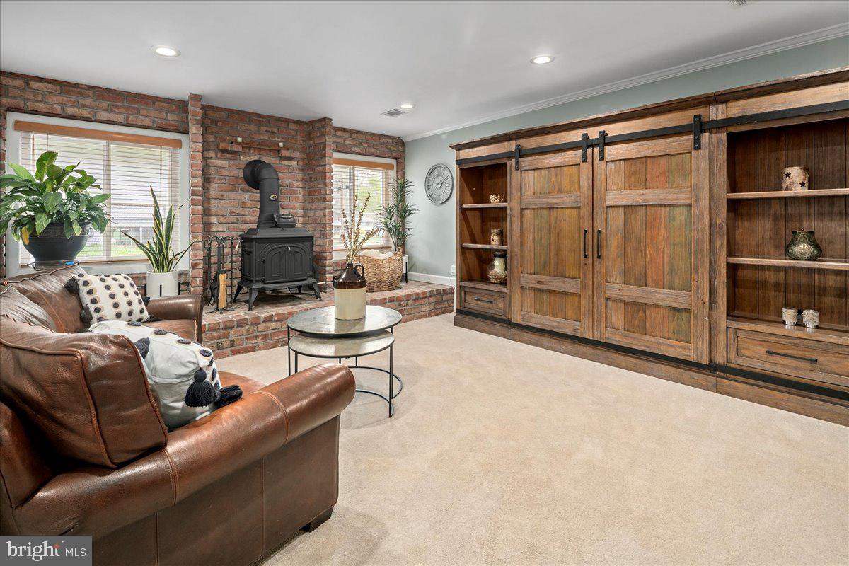 FAIRFAX VILLA - Residential