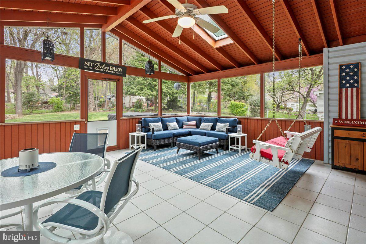 FAIRFAX VILLA - Residential