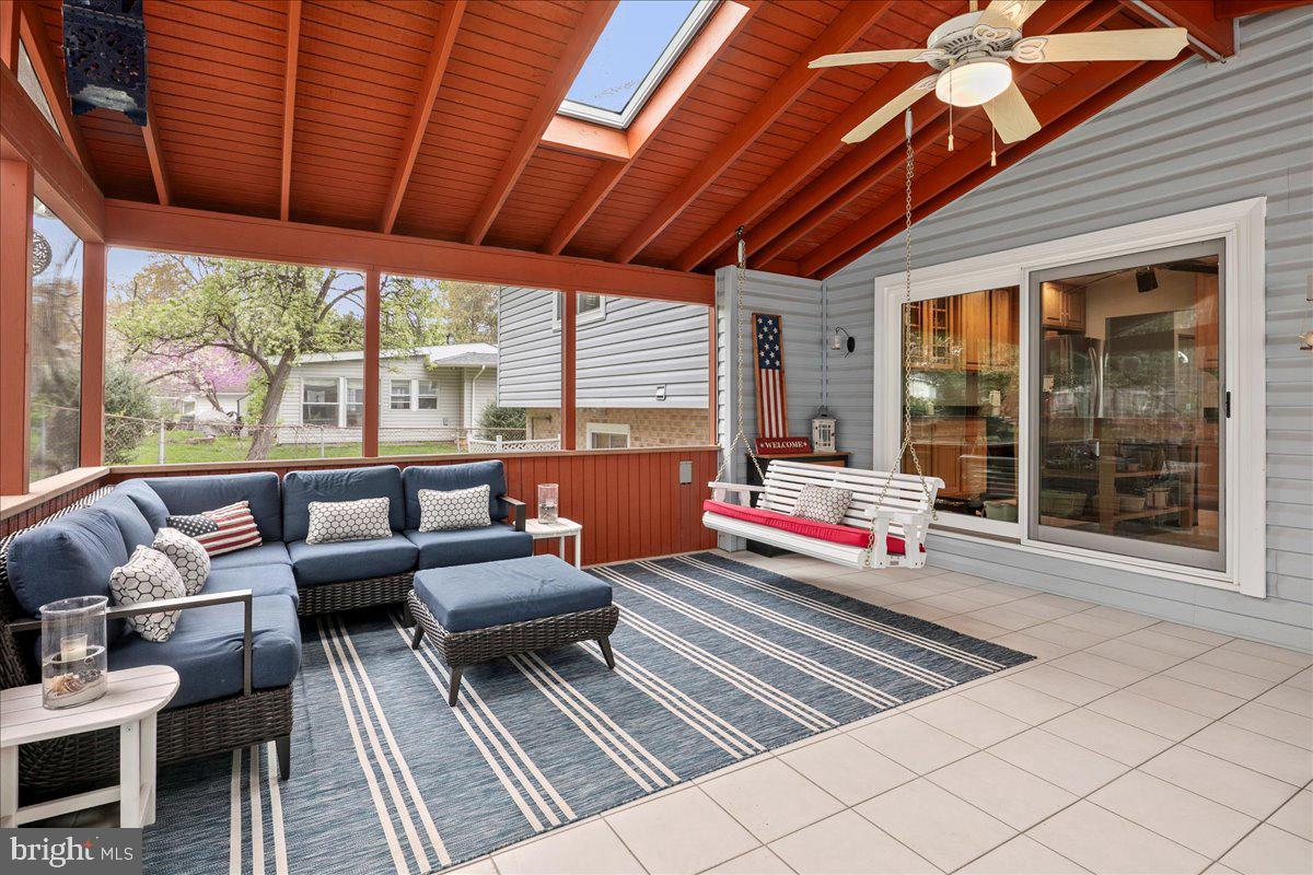 FAIRFAX VILLA - Residential