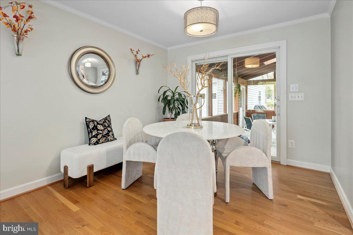 FAIRFAX VILLA - Residential