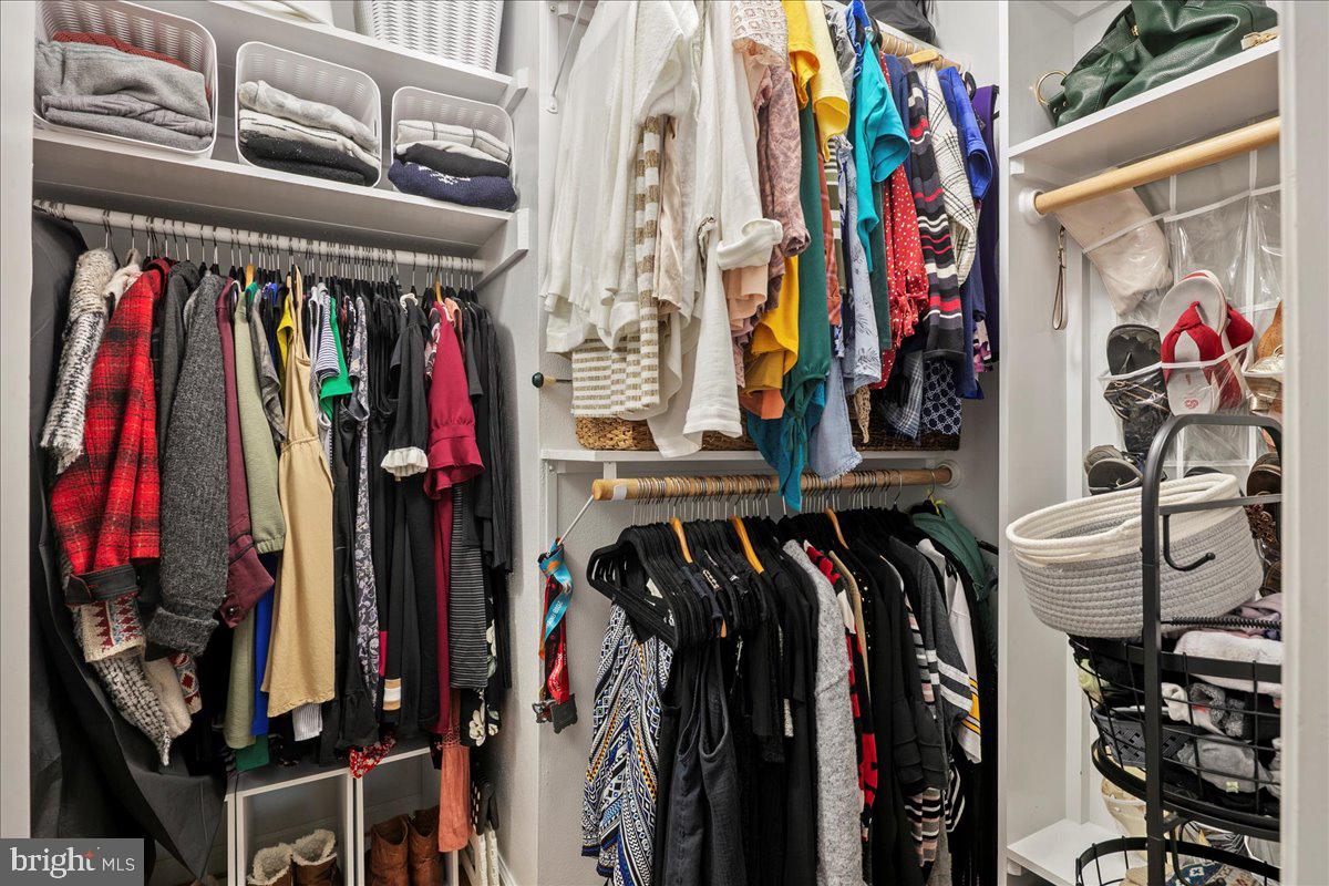 FAIRFAX VILLA - Residential