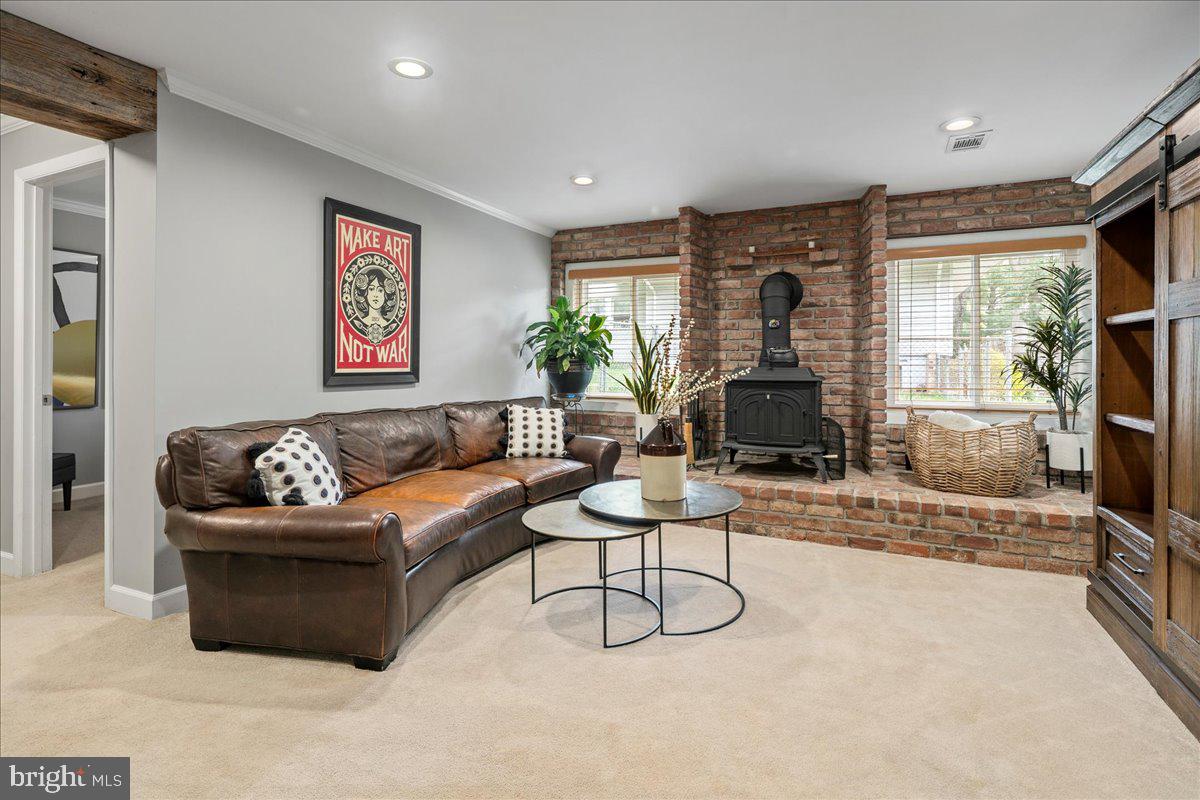 FAIRFAX VILLA - Residential