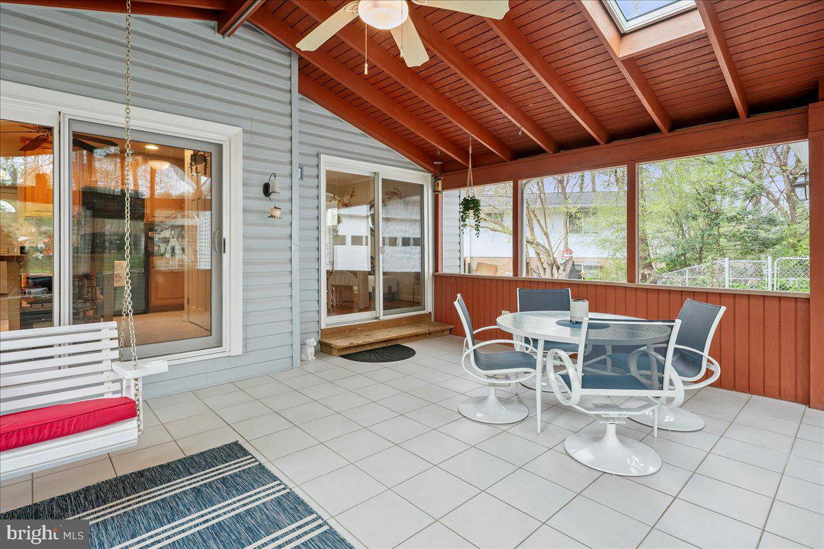 FAIRFAX VILLA - Residential