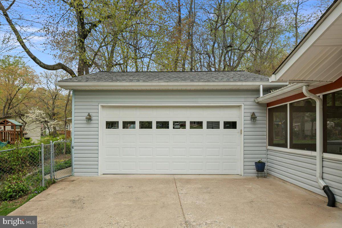 FAIRFAX VILLA - Residential