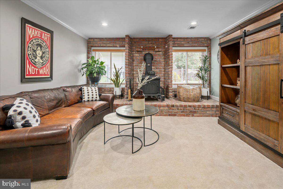 FAIRFAX VILLA - Residential