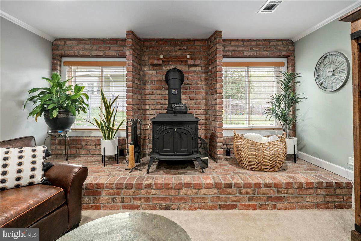 FAIRFAX VILLA - Residential